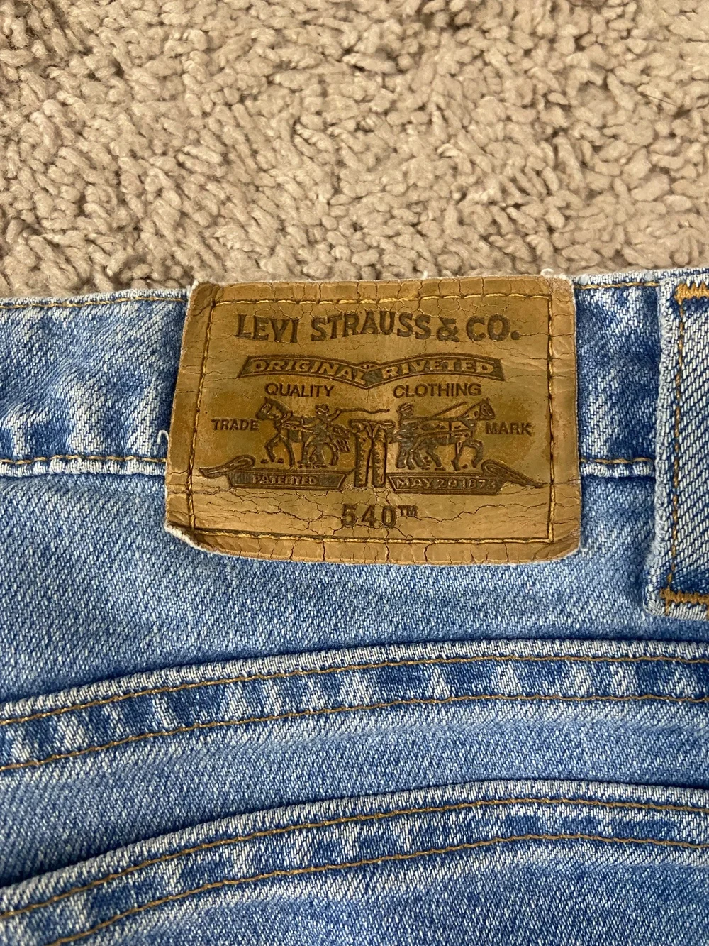 Levis 540 Jeans Mens 40x30 Flex Comfort Fit Relaxed Tapered Distressed Denim